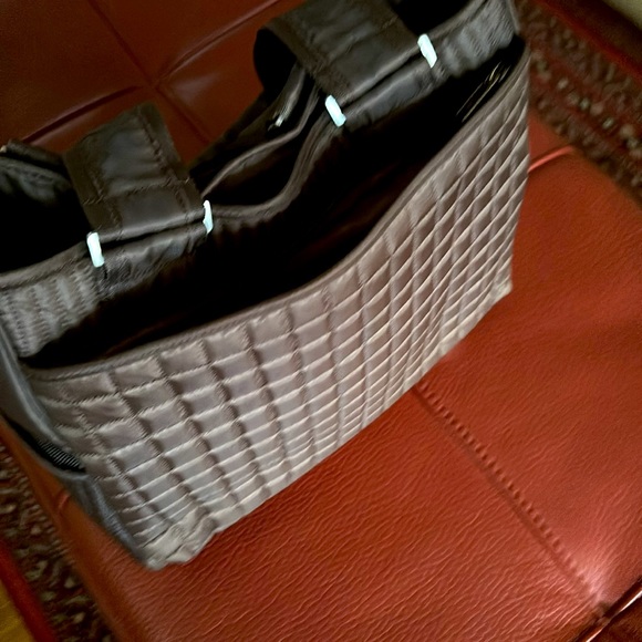 Lug Tote Quilted Multipurpose Bag - Picture 3 of 9